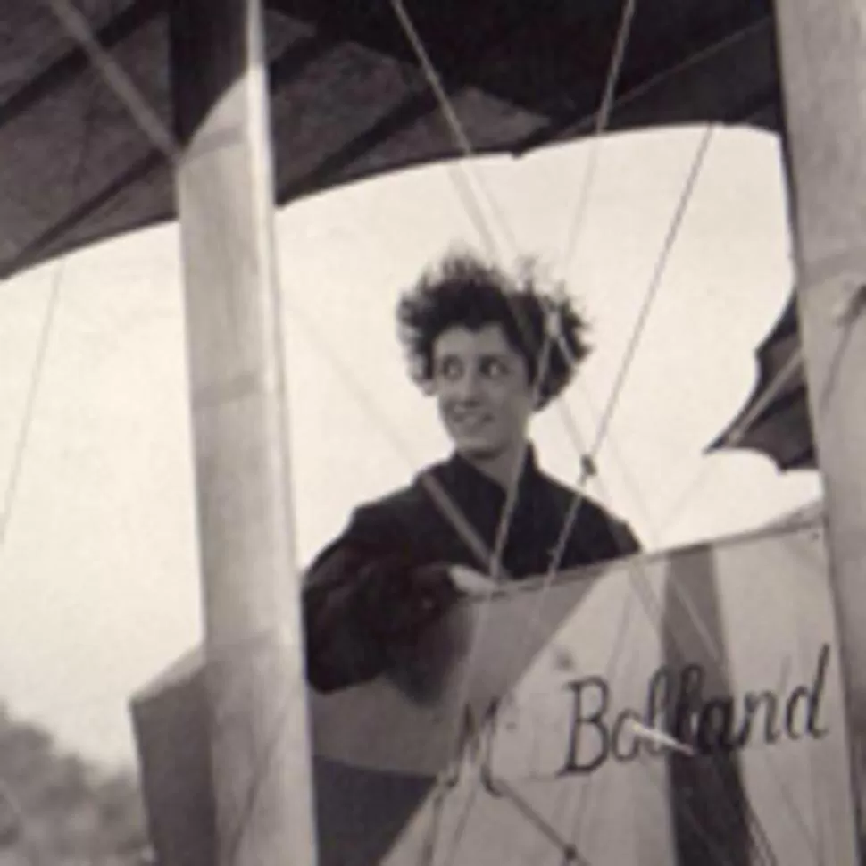 APASIONADA. Bolland demostró que, al mando de una aeronave, ella era capaz de cualquier cosa. Ganó un avión en un apuesta. 