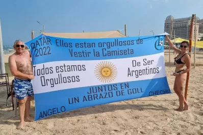 LA GACETA en Qatar: Un día de playa en Doha, con zonas para hombres, paradores gratuitos y venta ambulante prohibida