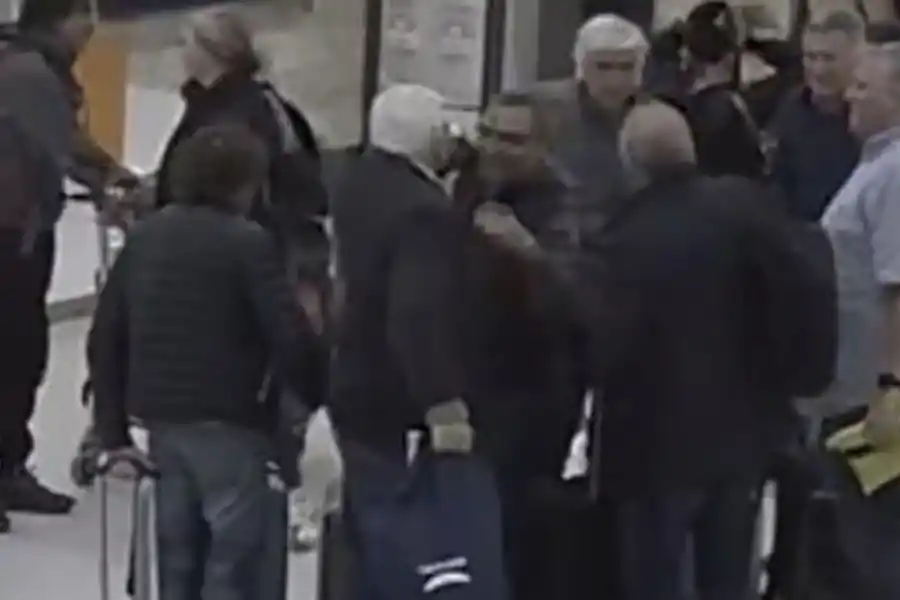 Ercolini,Yadarola, Cayssials y Carlos Mahiques, Marcelo D’Alessandro; Juan Bautista Mahiques; Tomás Reinke y Leonardo Bergot, recibidos en el aeropuerto por Jorge Rendo y Pablo Casey. La foto figura en la causa