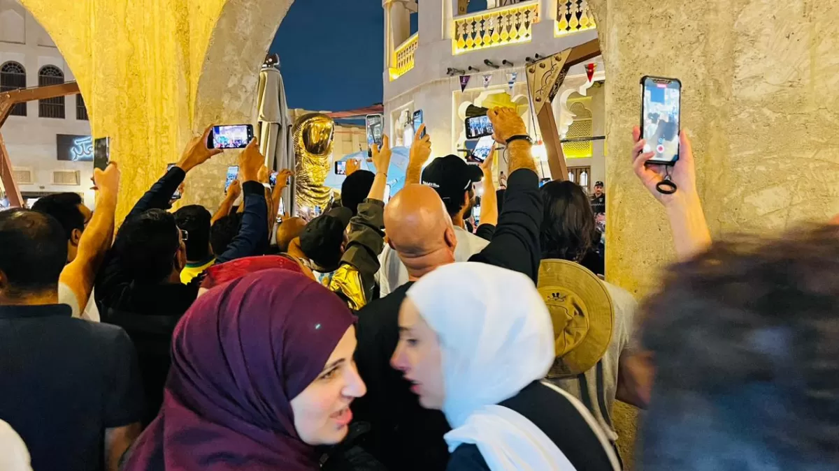 Historias del banderazo: la gira padre e hijo, el viaje de los hermanos y la fuga del zapatero