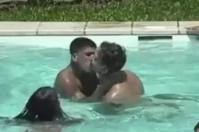 Gran Hermano: Thiago y Nacho, a los besos en la pileta de la casa