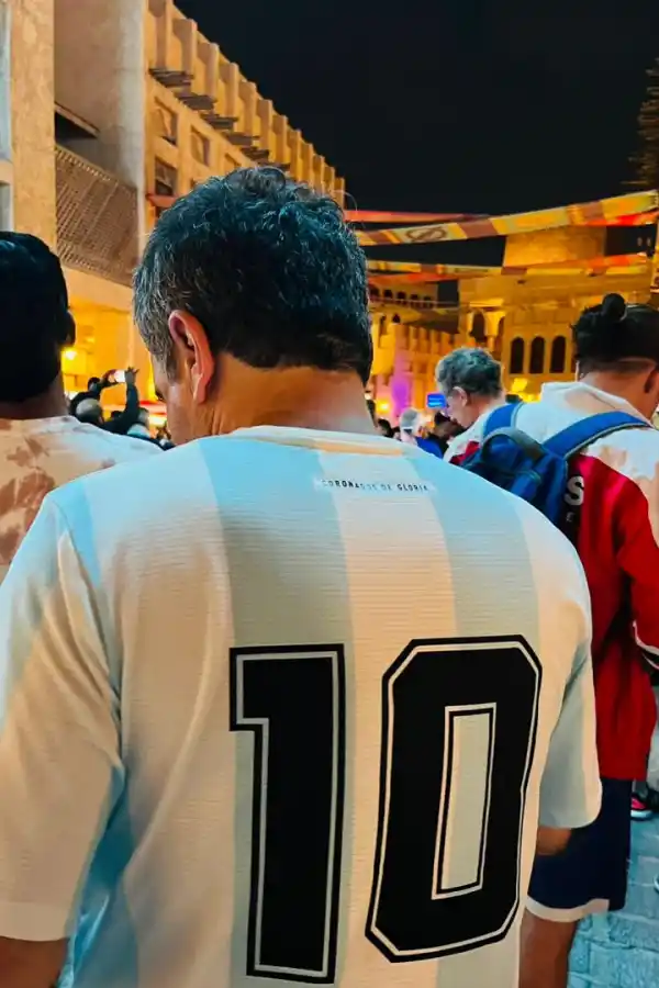 Historias del banderazo: la gira padre e hijo, el viaje de los hermanos y la fuga del zapatero