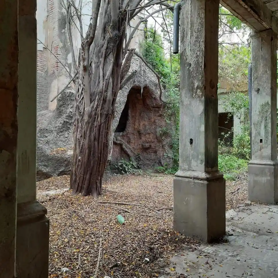 DESHABITADO. Hace dos décadas que nadie ocupa el predio centenario.