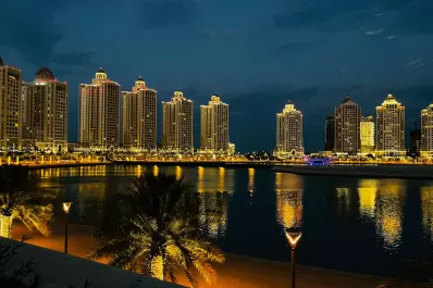 La Perla, un mundo tan irreal como real que tiene un ángel de la guarda tucumano