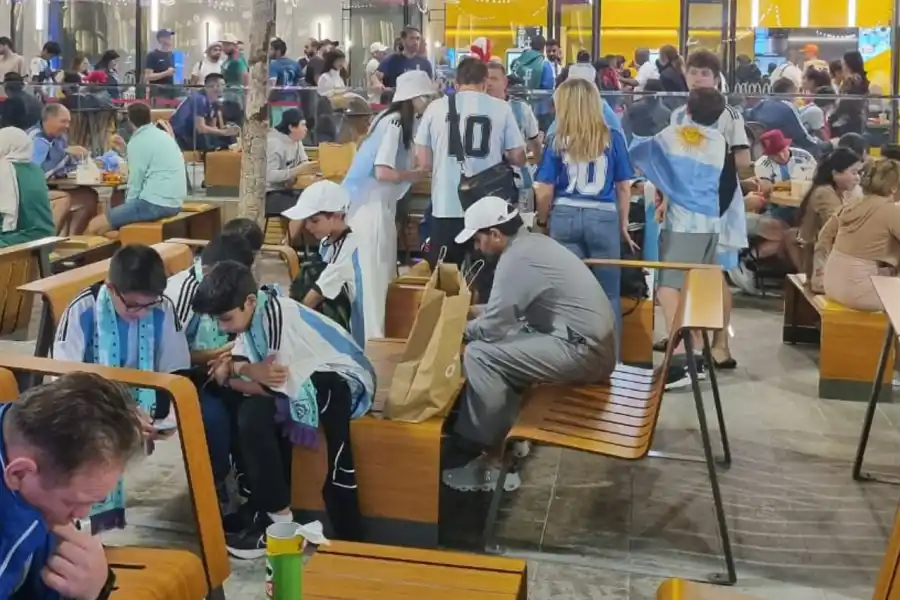 LA GACETA en Qatar: La previa más lujosa que un hincha puede soñar: en un shopping a cielo abierto