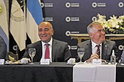 Cristina dice que se va, y hace sonreír a Manzur y a Jaldo