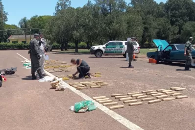 Detuvieron a un hombre que modificó un coche fúnebre para trasladar marihuana