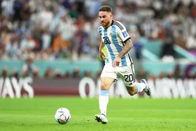 Mac Allister, Cuti y Paredes con LA GACETA: de los penales al tiro al banco de la discordia