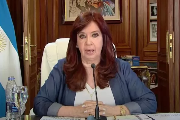 Le siguen pegando abajo