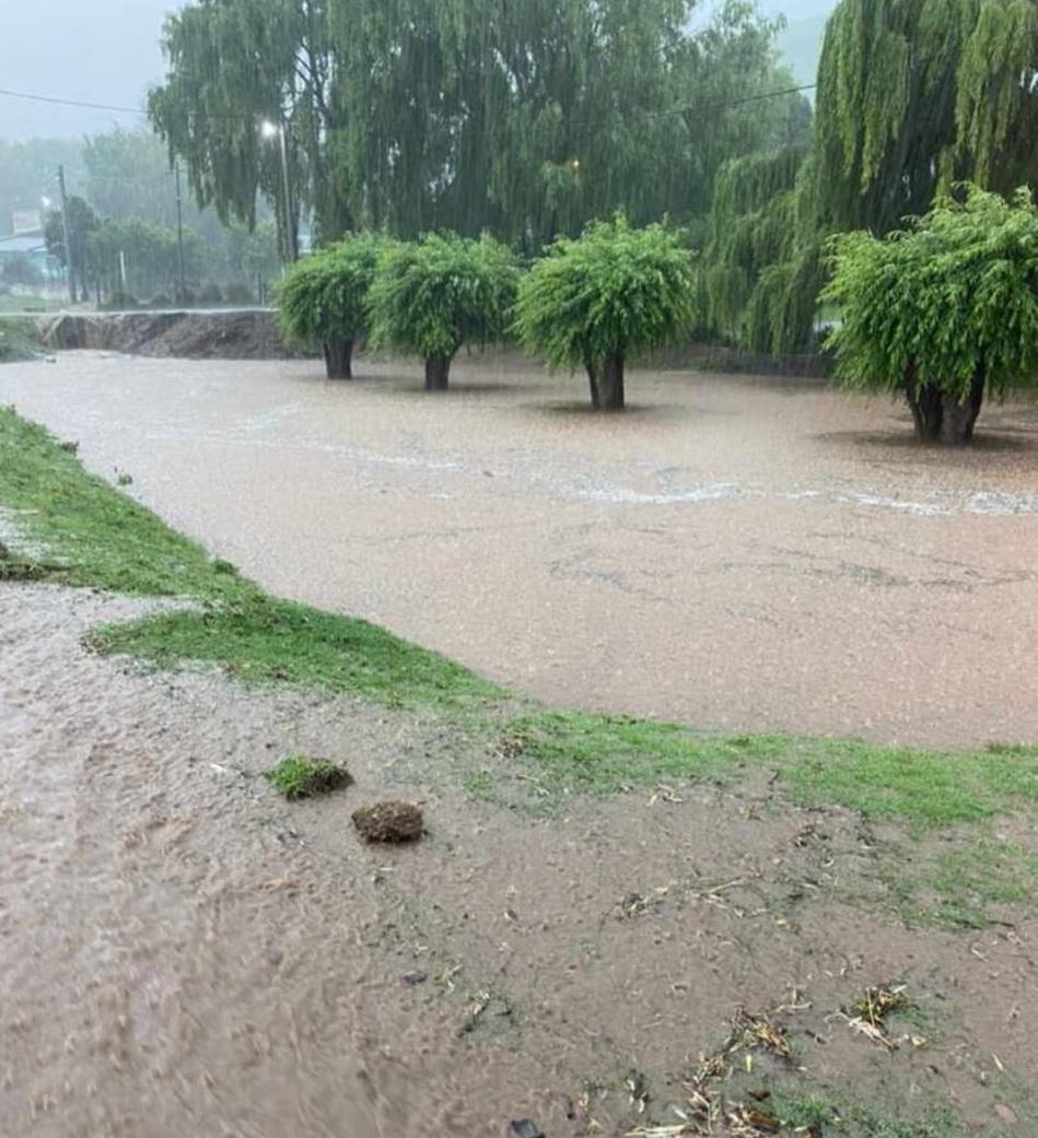 Clima en Tucumán: la lluvia provocó algunos inconvenientes en la zona de La Angostura
