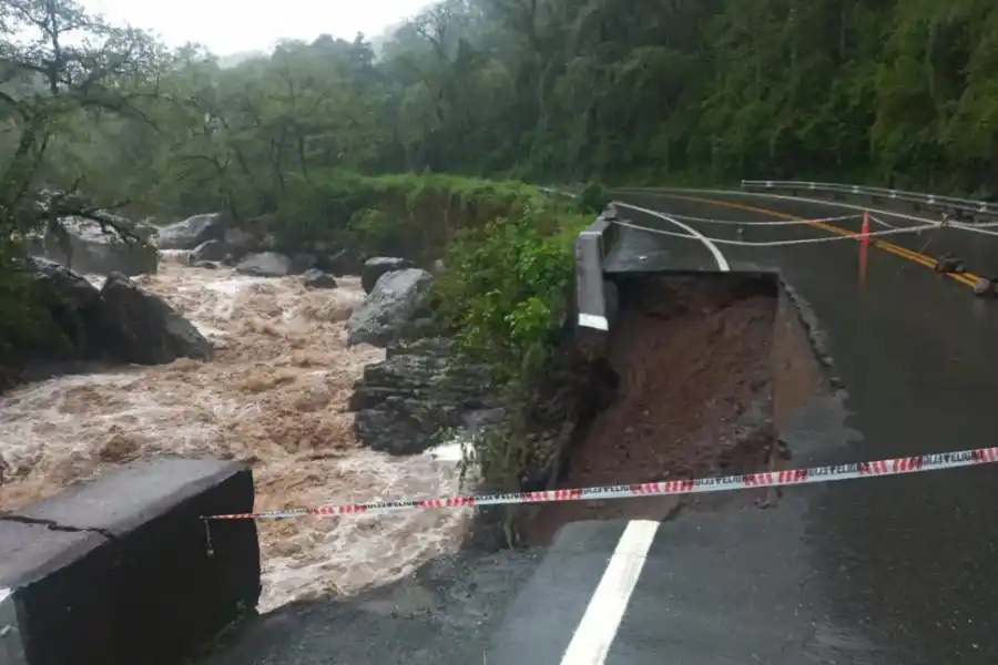 Valles Calchaquíes: cortes de ruta y estragos por la tormenta