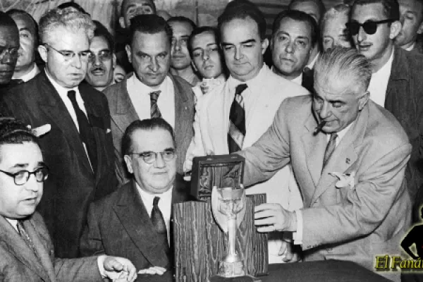 El trofeo Jules Rimet estuvo años en una caja de zapatos y bajo una cama por protección