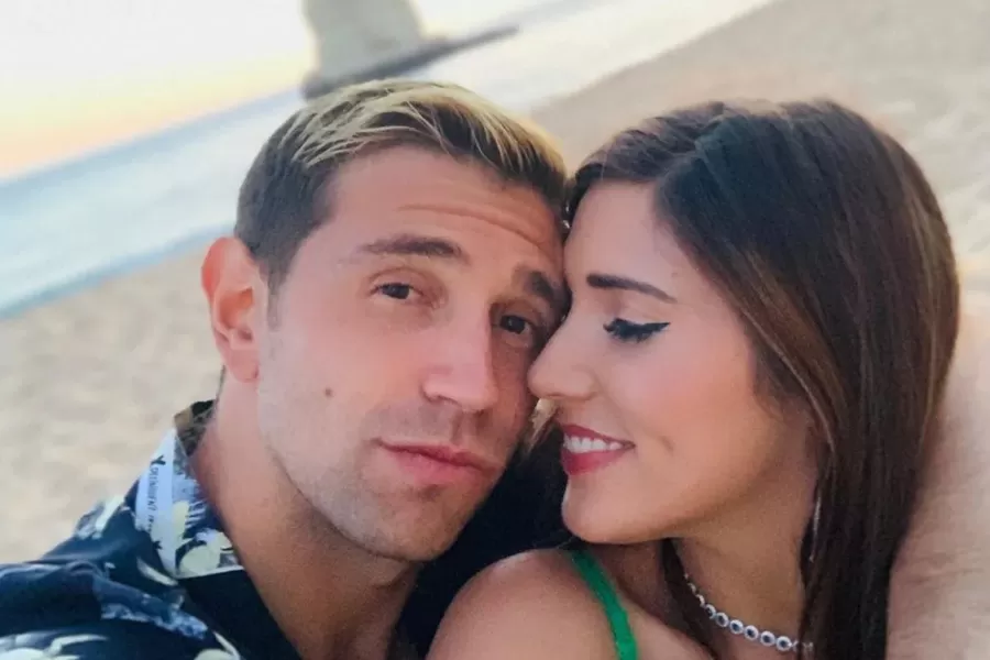 El lado tierno del arquero de la Selección: la historia de amor del Dibu Martínez y su esposa Mandinha