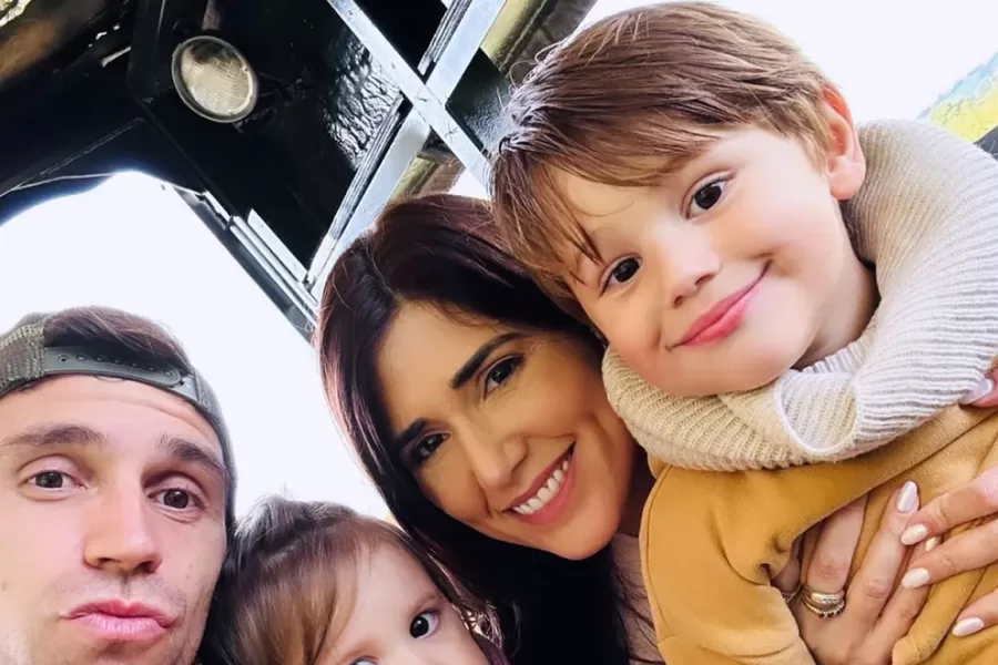 El lado tierno del arquero de la Selección: la historia de amor del Dibu Martínez y su esposa Mandinha