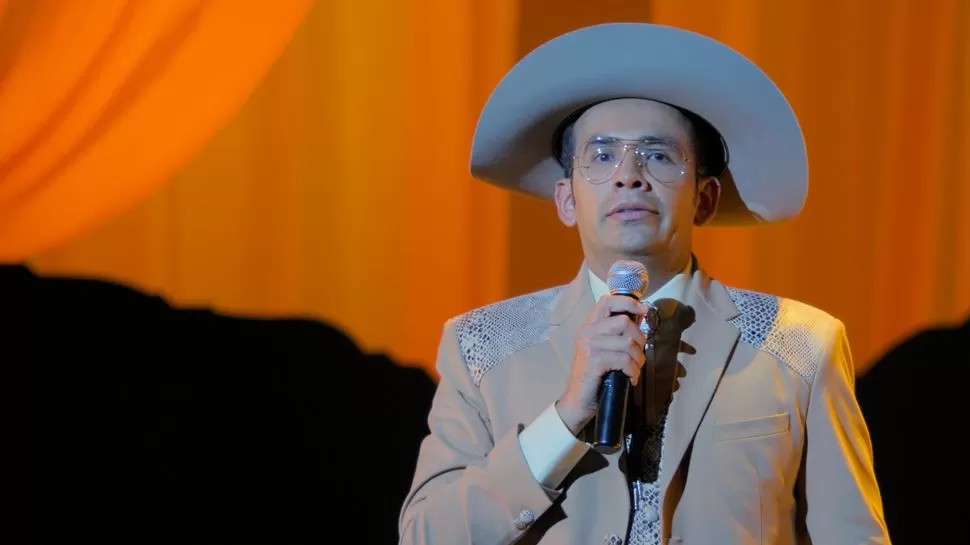 CAPI PÉREZ. El comediante mexicano bromea con las tradiciones. 