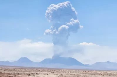 Actividad del volcán Láscar: se mantiene la alerta amarilla