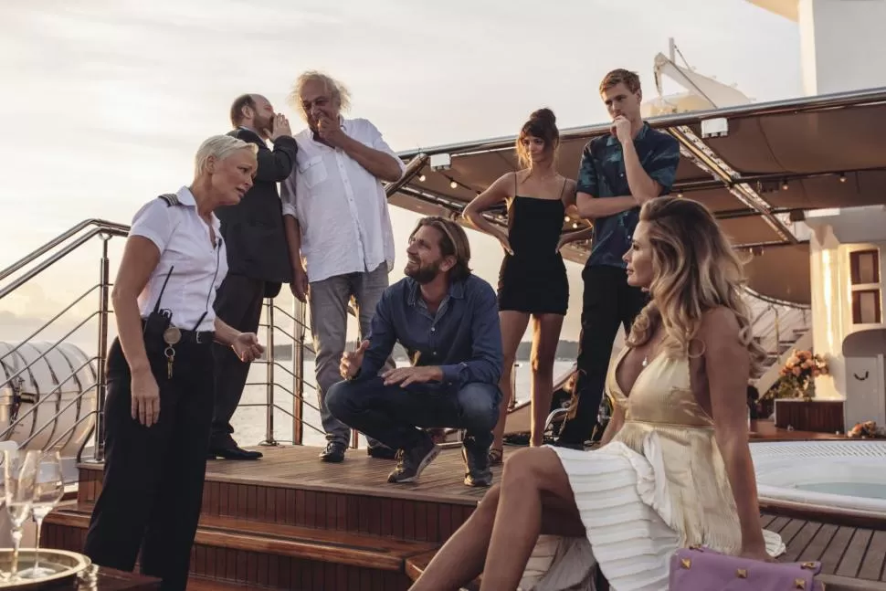 GANADOR EN CANNES. Proyectan el filme sueco “El triángulo de la tristeza”.