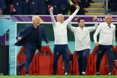 Hay emoción, hay orgullo, habrá un paso final, dijo el DT francés