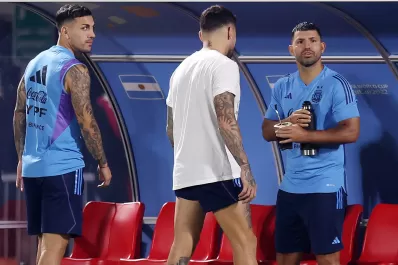 La noche del Kun Agüero: entrada en calor y goles en la Selección