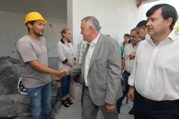Jaldo recorrió las obras de la nueva comisaría 11