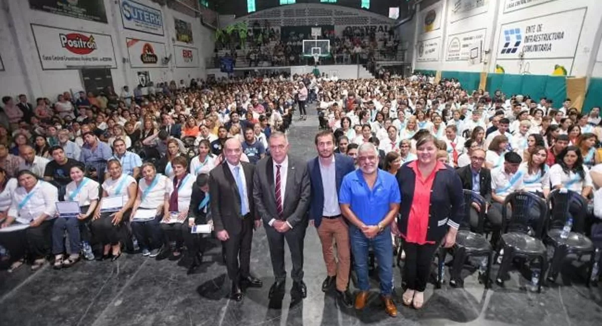 Osvaldo Jaldo participó de la ceremonia de egreso de más de ocho mil estudiantes