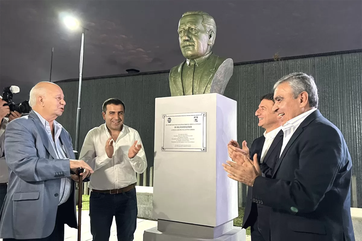 Alfaro y Sánchez volvieron a mostrarse juntos en un homenaje a Raúl Alfonsín