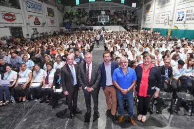 Osvaldo Jaldo participó de la ceremonia de egreso de más de ocho mil estudiantes