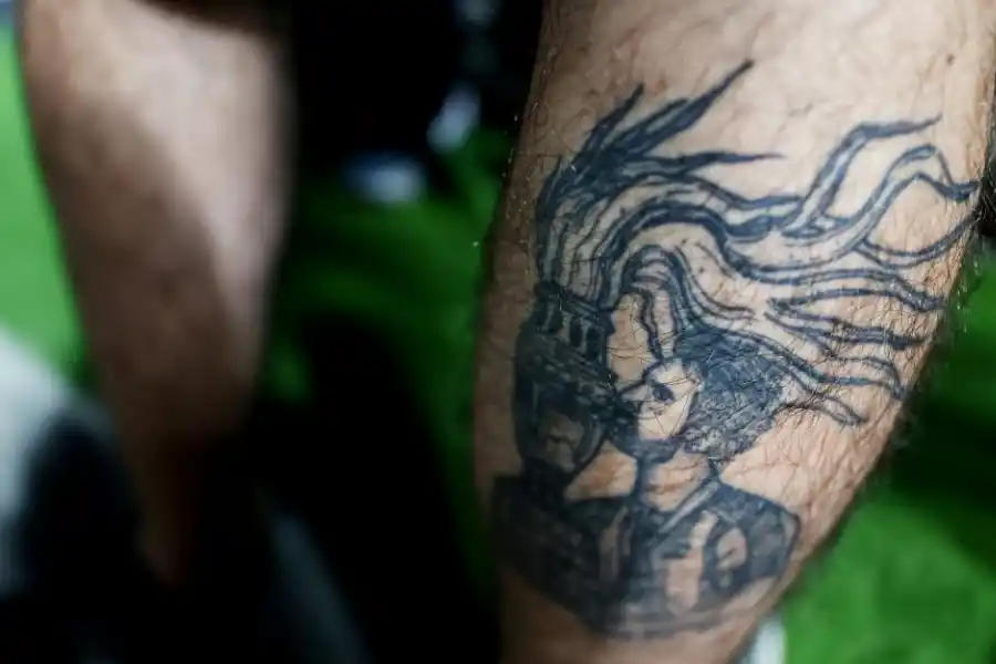 AMOR EN LA PIEl. Los simpatizantes exhiben orgullos sus tatuajes.