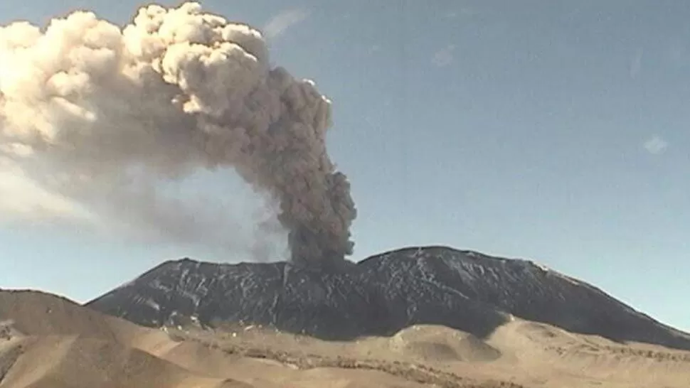 DESIERTO. El volcán se encuentra ubicado a 70 kilómetros al sudeste de de San Pedro de Atacama, en Chile.  