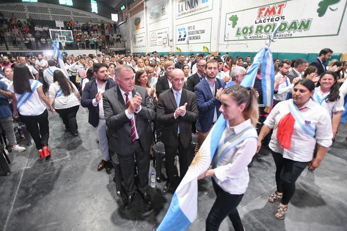 Osvaldo Jaldo participó de la ceremonia de egreso de más de ocho mil estudiantes