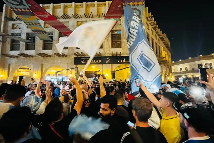 Al séptimo día, no descansaron: los hinchas le regalaron a la Selección un último banderazo