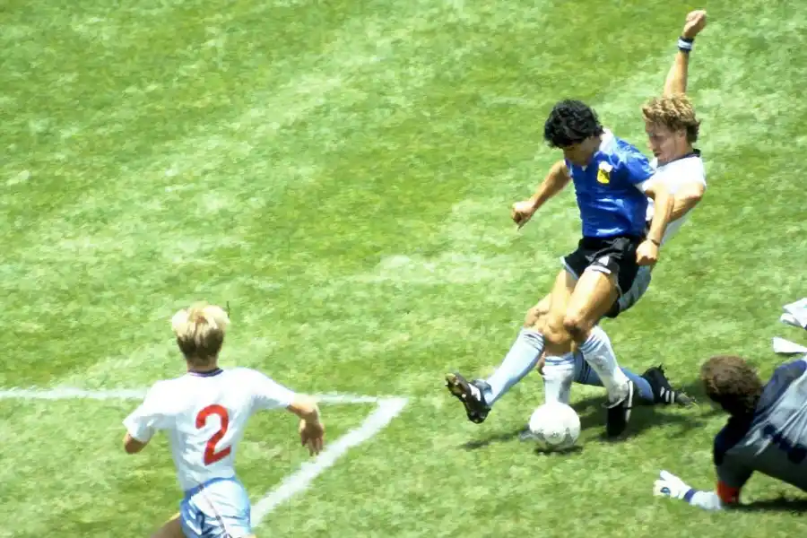 La historia de las tres coronas que luce Argentina