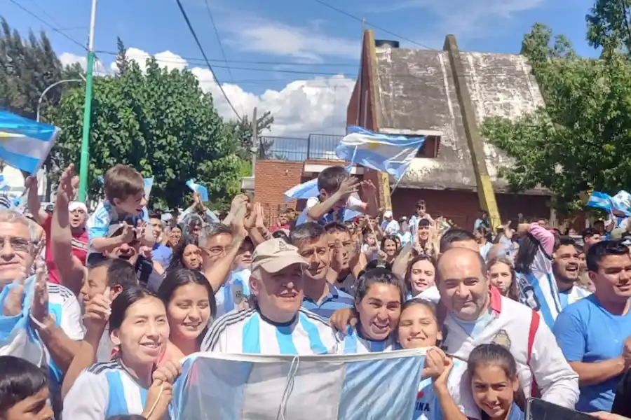 Osvaldo Jaldo saludó a la Selección y se sumó a los festejos en Trancas
