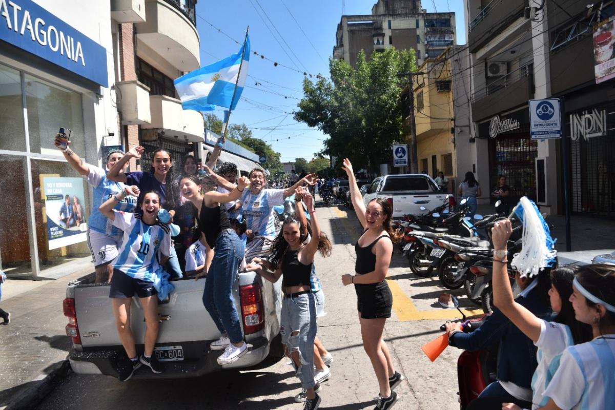 Mundial de Qatar, en imágenes: así festejaron en Concepción la victoria de Argentina