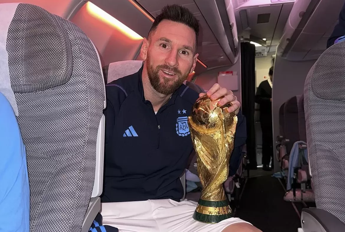 Lionel Messi con a Copa del Mundo