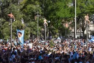 El comportamiento de los tucumanos en los festejos causó contrapuntos en las autoridades