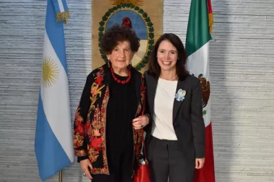 La UNT premió a una distinguida escritora mexicana