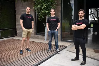 Tres tucumanos veinteañeros promueven la toma de decisiones sabias con la ciencia de datos