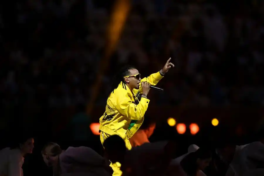 RITMO. El puertorriqueño Ozuna fue otra de las estrellas que cantó en la final. 