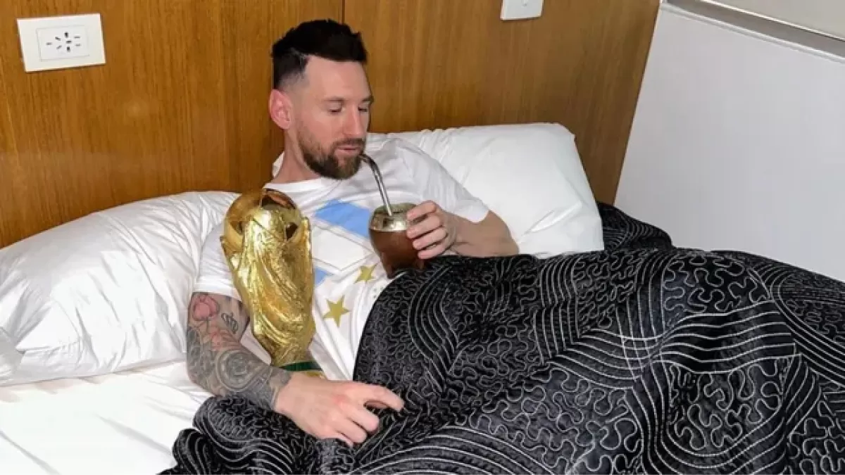 Lionel Messi posteo una foto con la Copa mientras tomaba un mate.