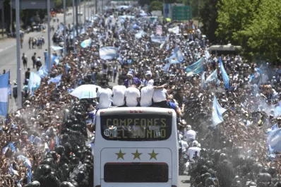 Tras los incidentes, la Selección argentina voló sobre Buenos Aires en helicóptero