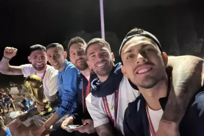 El susto de los jugadores de la Selección: rozaron unos cables y Leandro Paredes perdió la gorra