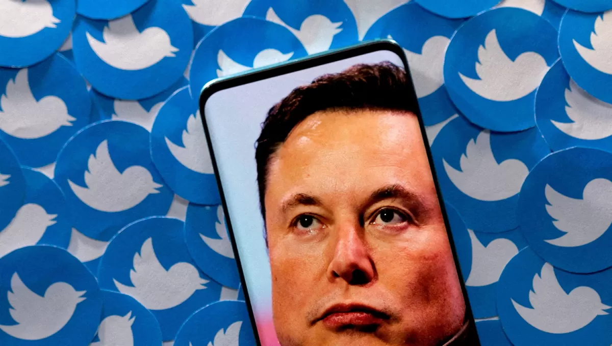 SIN TIMÓN. Desde su llegada a Twitter, Elon Musk despidió cientos de empleados y amenazó con modificar las políticas dentro de la compañía.