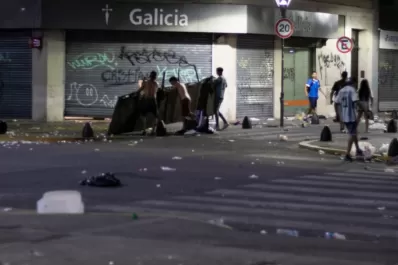 LA GACETA en Buenos Aires: el día después de los festejos y la violencia en el Obelisco