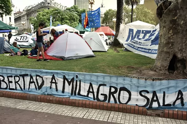 Inicia un acampe en Plaza de Mayo para pedir el indulto presidencial para Milagro Sala