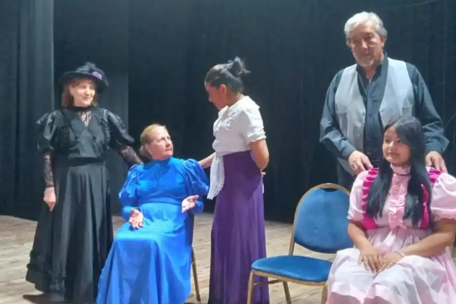 EN BELLA VISTA. Jaime Mamaní presentó “Doña Rosita, la Soltera”.