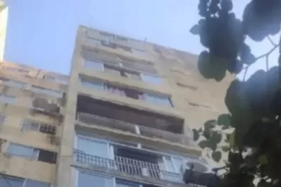 Tragedia: un niño murió al caer desde el balcón de un edificio
