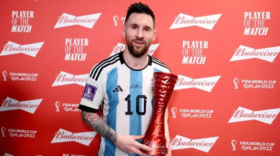 Qué es exactamente el Súper Balón de Oro, el premio que piden para Lionel Messi