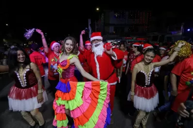 La Navidad lleva color y luz alrededor del mundo