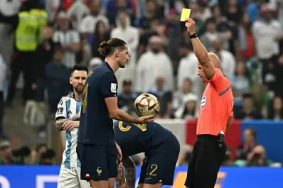 El árbitro de la final del Mundial respondió a las críticas de Francia